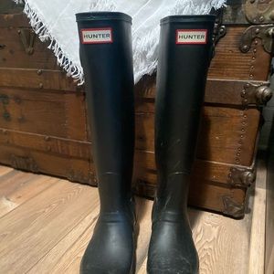 Black hunter rain boots